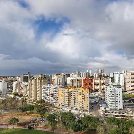 Gorgeous With View By Lovelystay Appartamento Algés