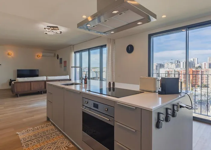 Gorgeous With View By Lovelystay Apartment *