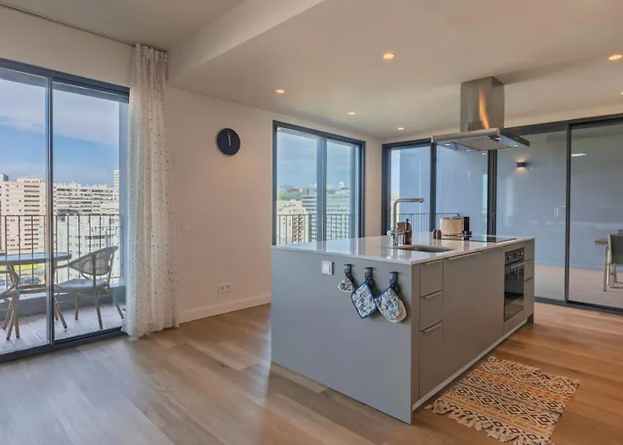 Gorgeous With View By Lovelystay Apartment Alges