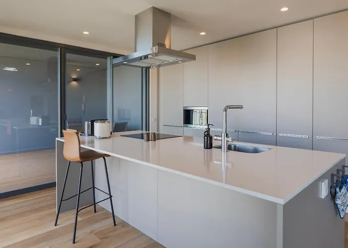 Gorgeous With View By Lovelystay Apartment