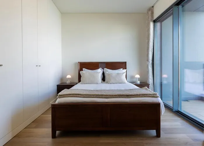 Gorgeous With View By Lovelystay Apartment