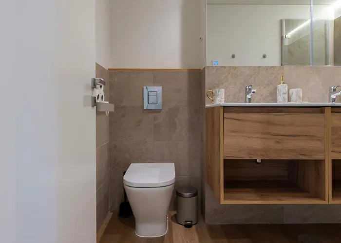 Gorgeous With View By Lovelystay Apartment Alges